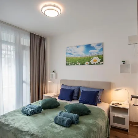 Lovely Apartman- Free Parking Apartment