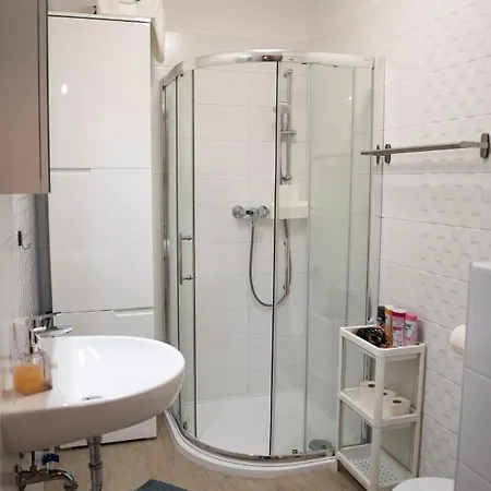 公寓 Lovely Apartman- Free Parking 佩奇