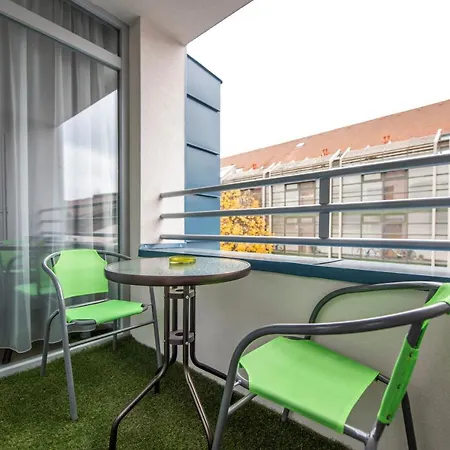 Lovely Apartman- Free Parking Apartamento