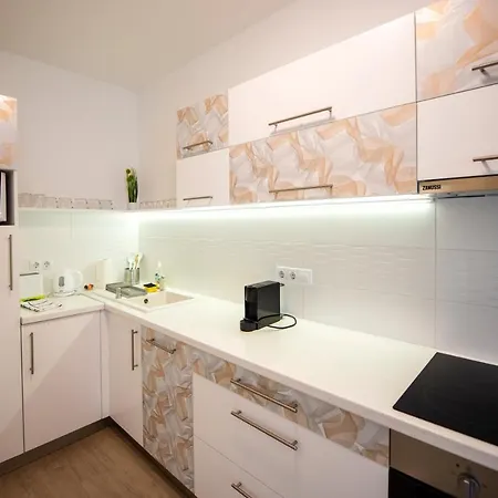 Lovely Apartman- Free Parking Daire