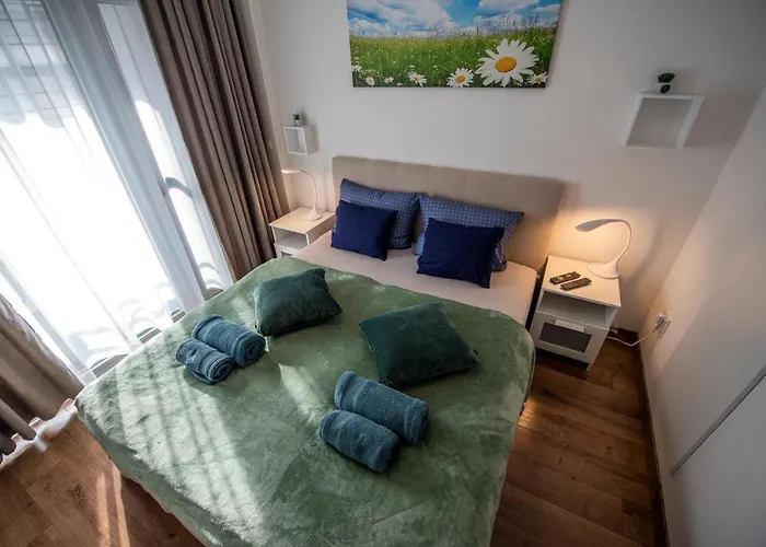 Apartamento Lovely Apartman- Free Parking Pécs