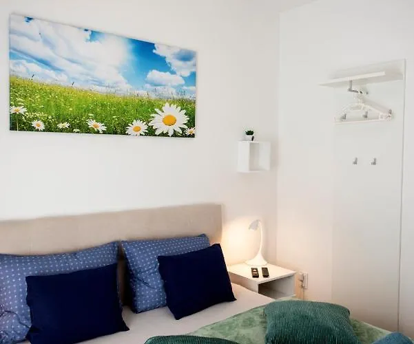 Apartamento Lovely Apartman- Free Parking Pécs